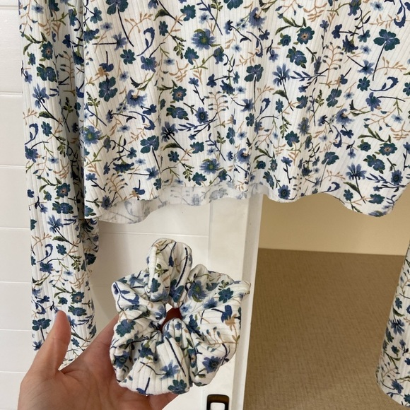 Vintage Floral Crop Sweater - Picture 5 of 5
